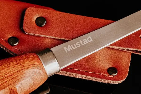 MT091 Mustad nož za filetiranje Wood handle knife 6'', Stainless Steel, kožna futrola